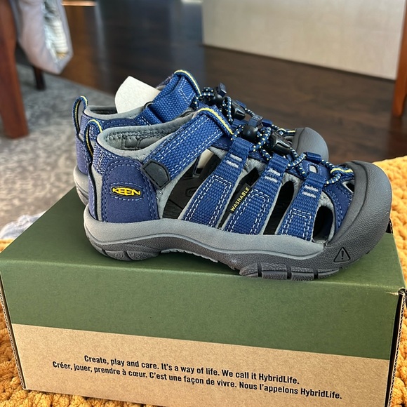 Keen Blue Newport H2 Kids Sandals Navy Blue Brand New - Picture 1 of 3